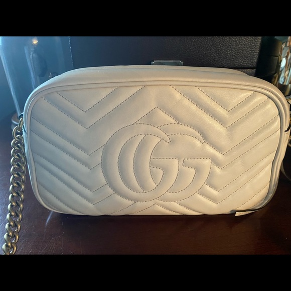 SOLD Authentic Gucci Small Marmont Bag - Picture 2 of 12